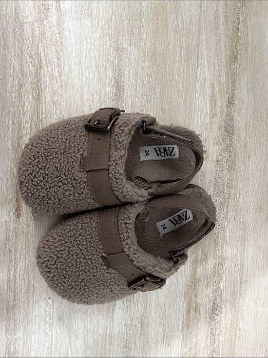 Zara Other - Zara Brown Sherpa Buckle Clogs